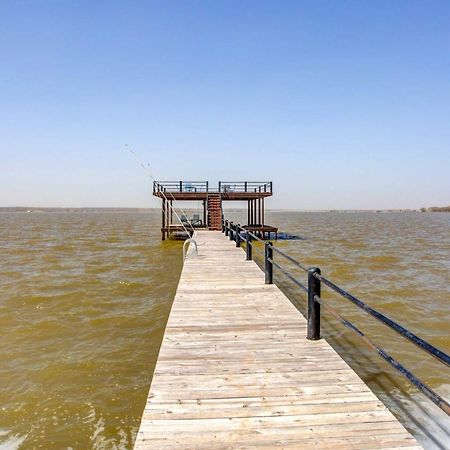 Cedar Creek Lakefront Vacation Rental With Pool Gun Barrel City Buitenkant foto