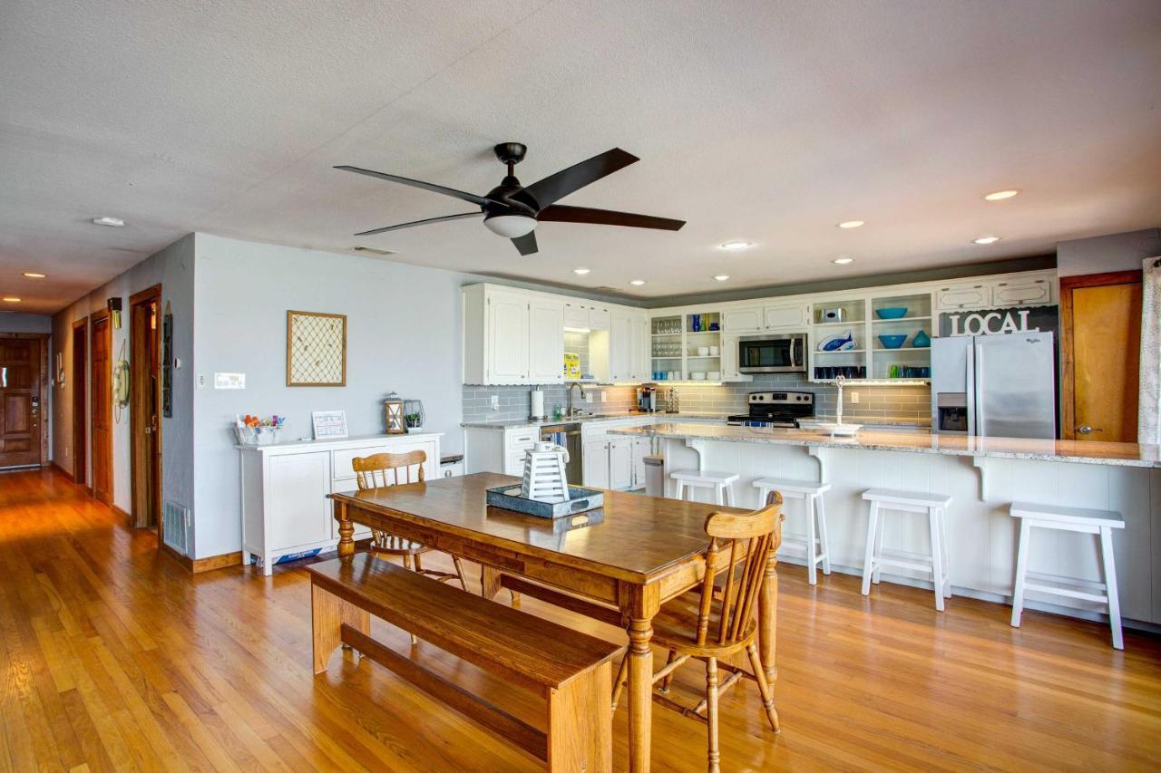 Cedar Creek Lakefront Vacation Rental With Pool Gun Barrel City Buitenkant foto