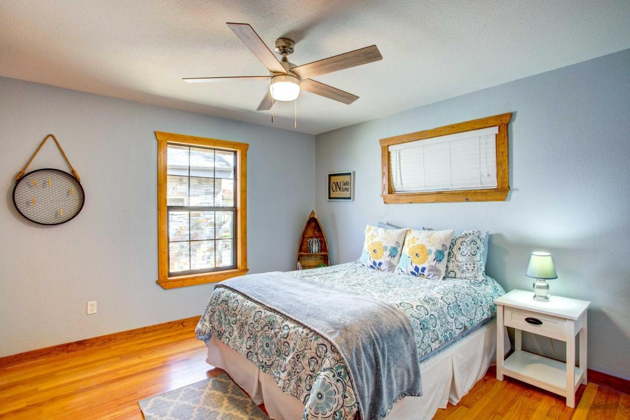 Cedar Creek Lakefront Vacation Rental With Pool Gun Barrel City Buitenkant foto
