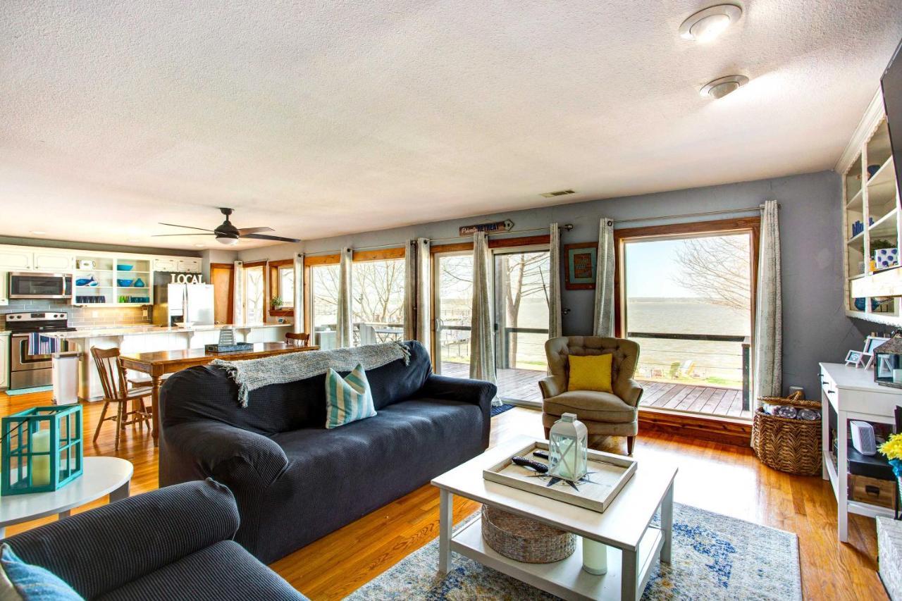 Cedar Creek Lakefront Vacation Rental With Pool Gun Barrel City Buitenkant foto