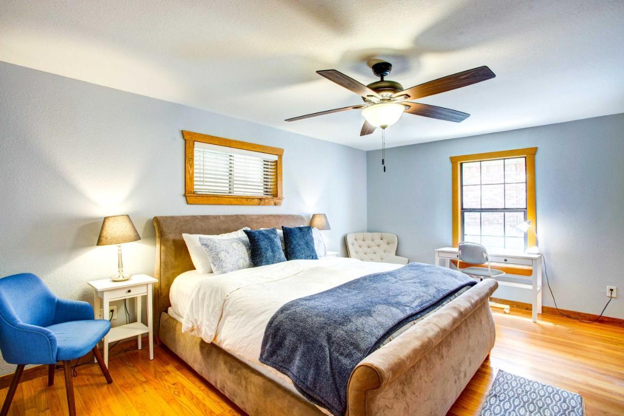 Cedar Creek Lakefront Vacation Rental With Pool Gun Barrel City Buitenkant foto